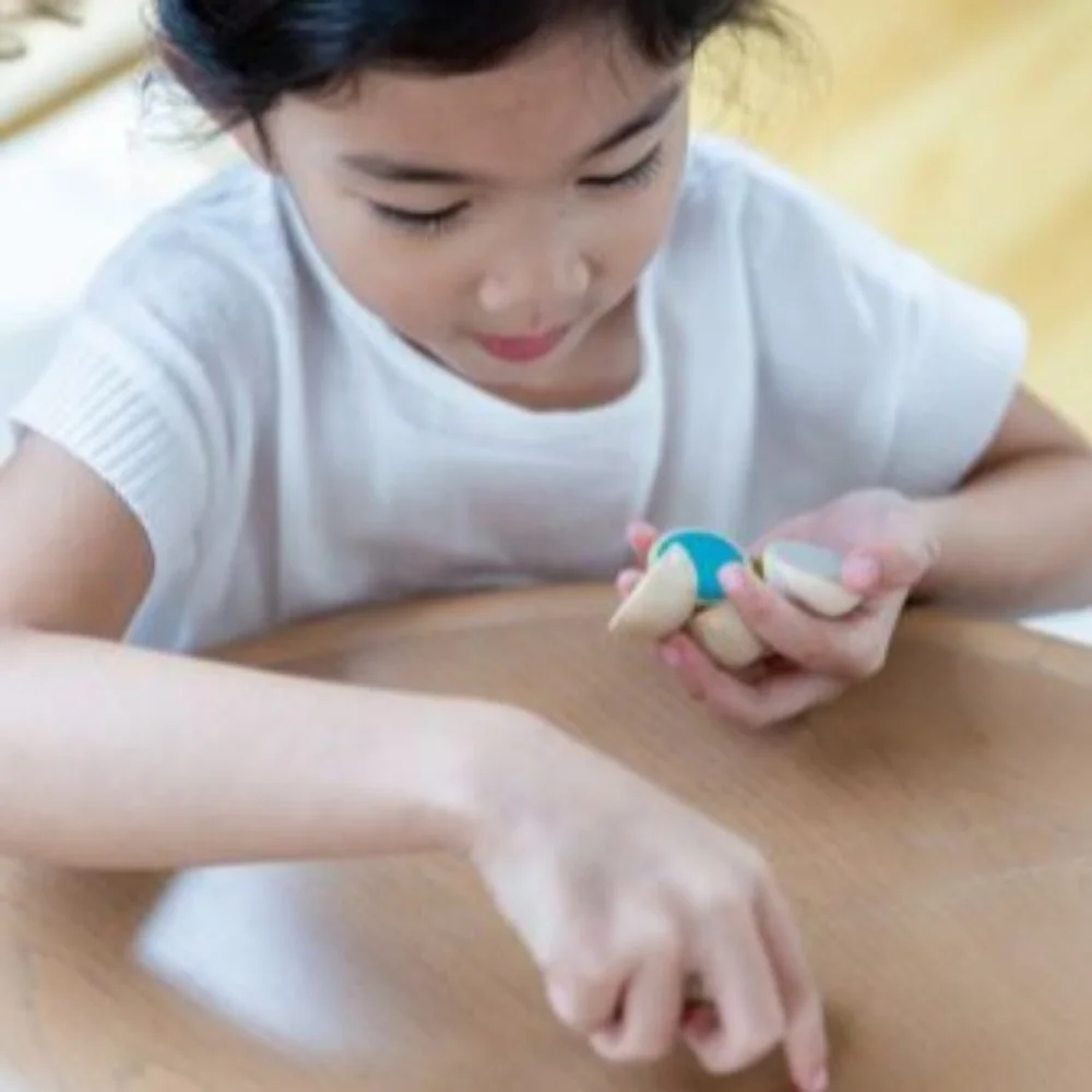 Plan Toys Shake N' Flip Toys/Game - Picture 6 of 8